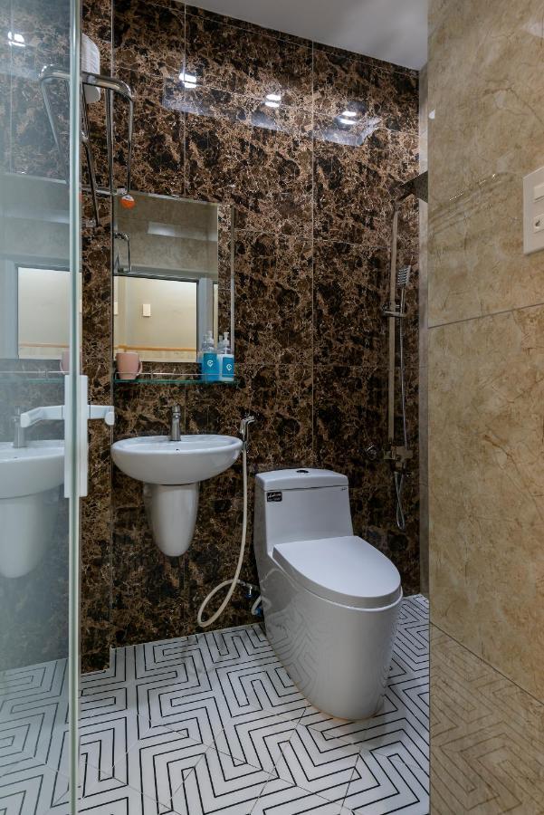 Cozrum Homes - Delightful Corner 2 Ho Chi Minh-staden Exteriör bild
