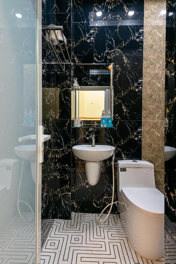 Cozrum Homes - Delightful Corner 2 Ho Chi Minh-staden Exteriör bild
